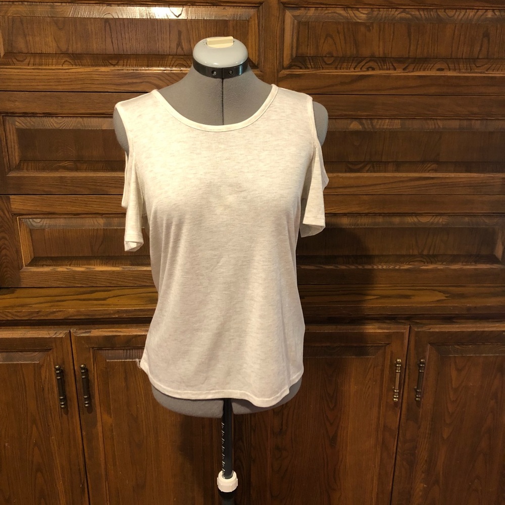 Cold shoulder top - Picture 1 of 1